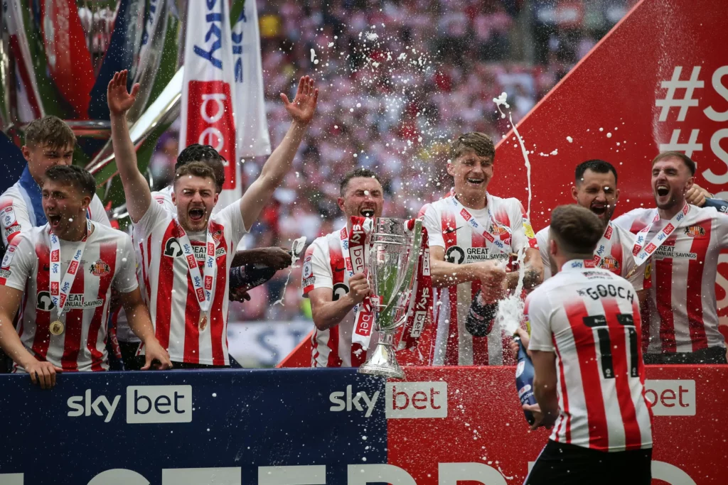 Sunderland players celebrate winning promotion